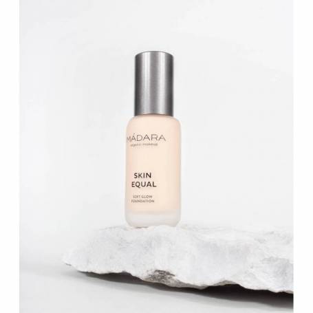 Fond de ten soft glow SPF15, Skin equal 10 porcelain, 30ml - Madara