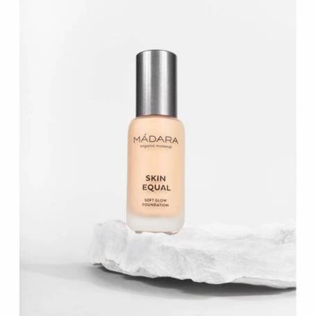 Fond de ten soft glow SPF15, Skin equal 20 ivory, 30ml - Madara