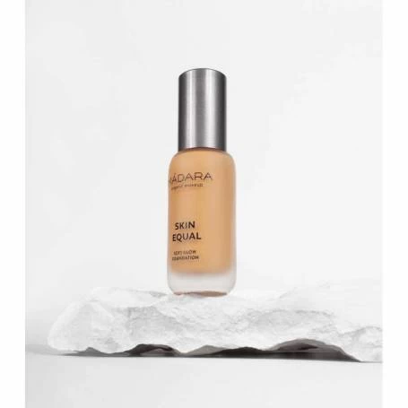 Fond de ten soft glow SPF15, Skin equal 50 golden sand, 30ml - Madara